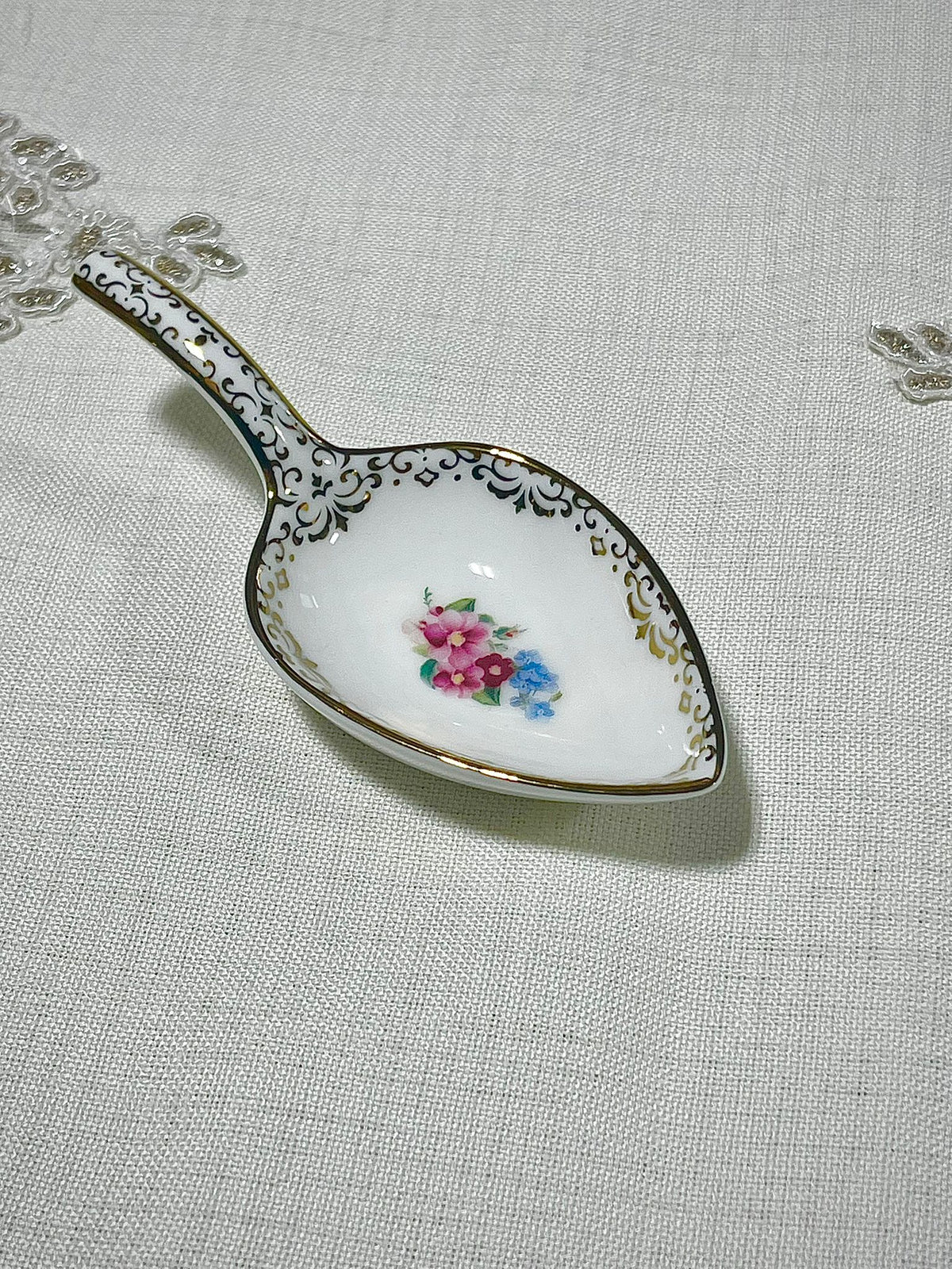 KOSOVA Set of 6 Colored Porcelain Turkish Delight Bowls with Floral Design
